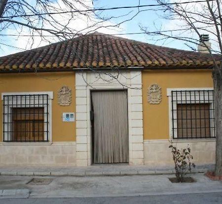 Los Ferroviarios Estacion de Chinchilla エクステリア 写真