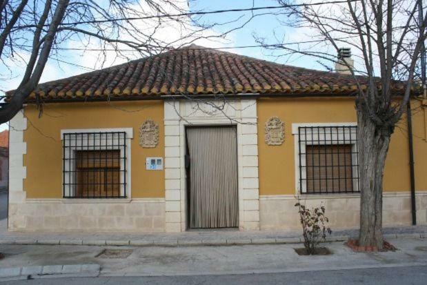 Los Ferroviarios Estacion de Chinchilla エクステリア 写真